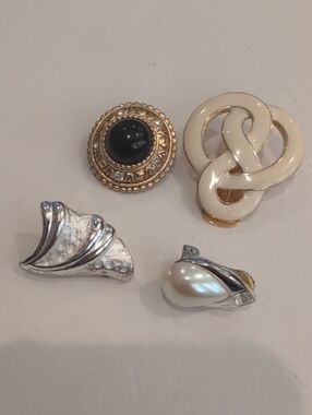 Vendome Single Clip On Earrings